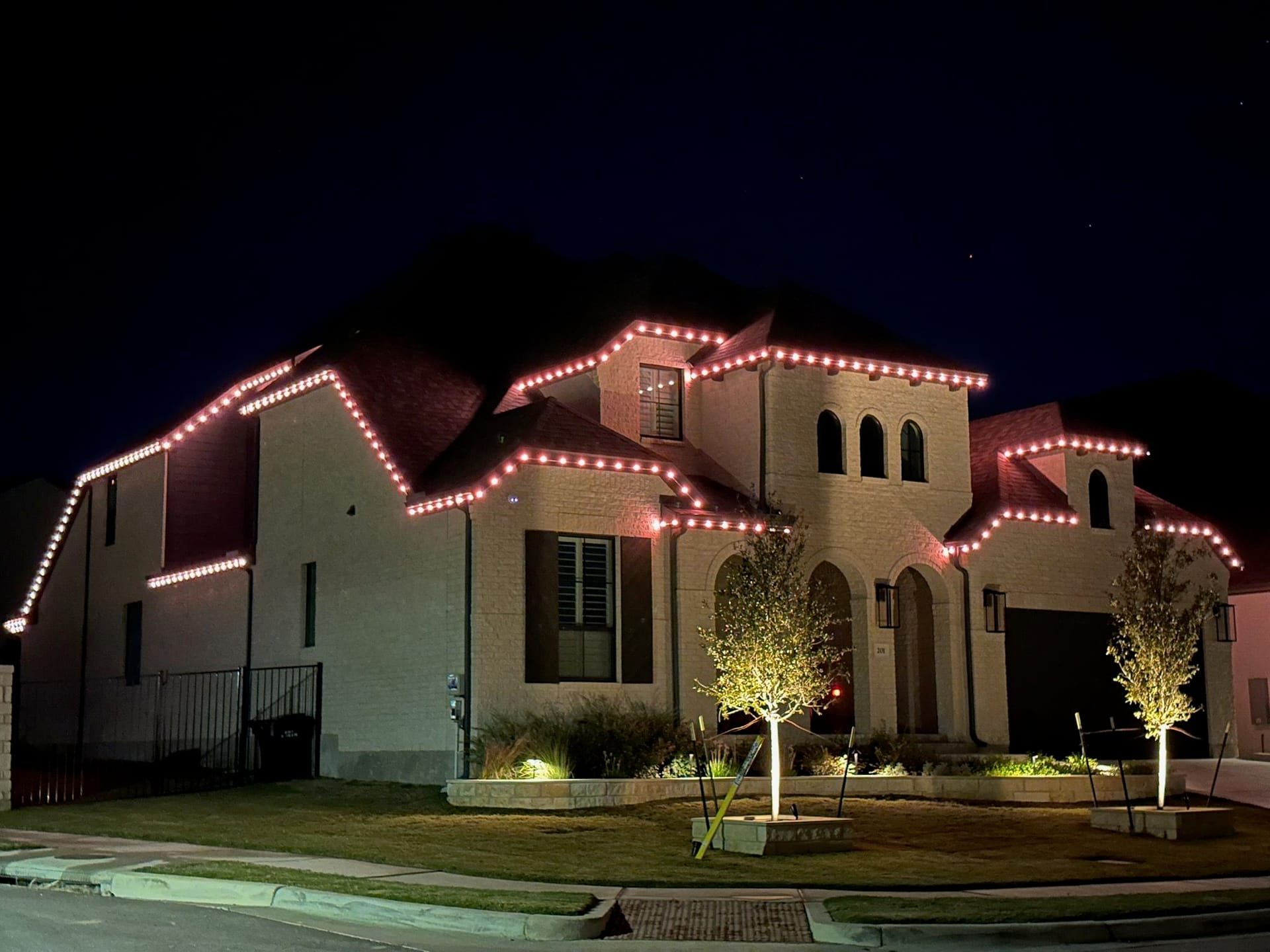 Holiday Cheer with Gorgeous Christmas Lighting
