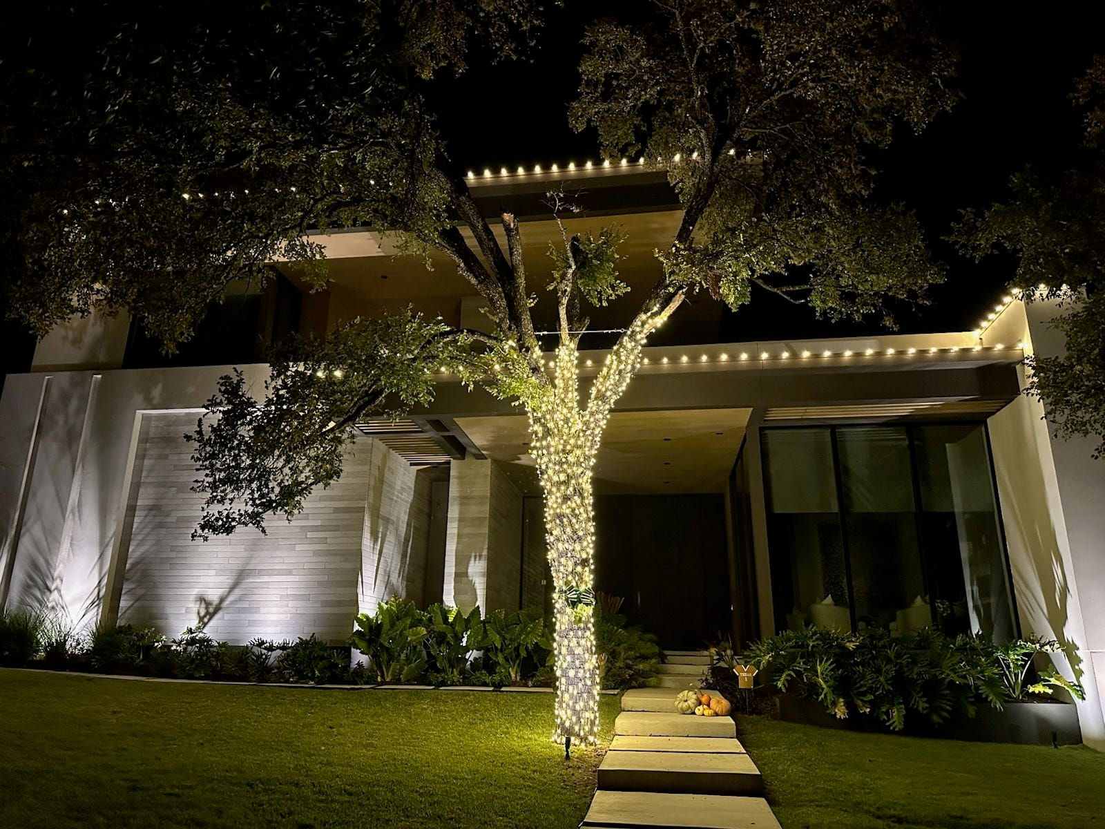 Enchanting Christmas Lighting for Your Home